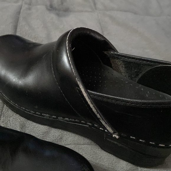 Size 38 Dansko Clogs - Picture 5 of 6